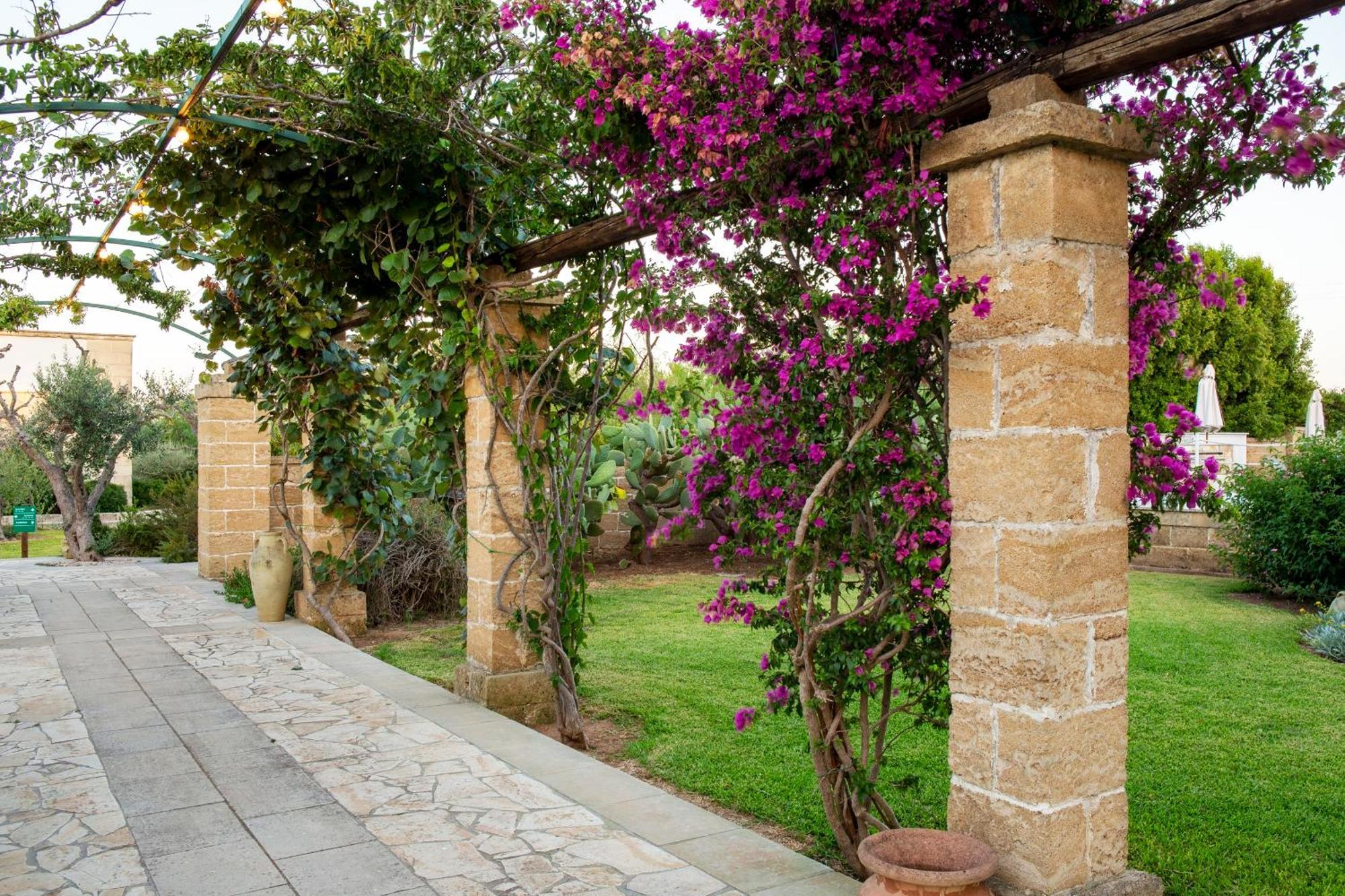 Masseria L'Uliveto Agri Resort Otranto Bagian luar foto