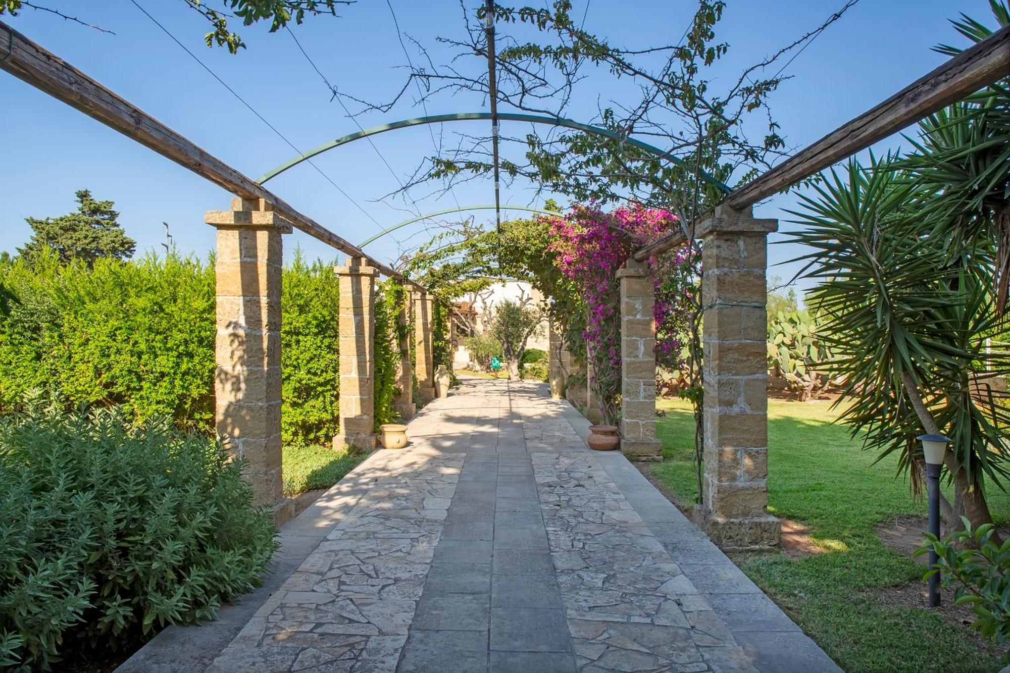 Masseria L'Uliveto Agri Resort Otranto Bagian luar foto